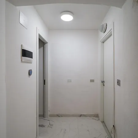 La Camera Dell'eroico Vino